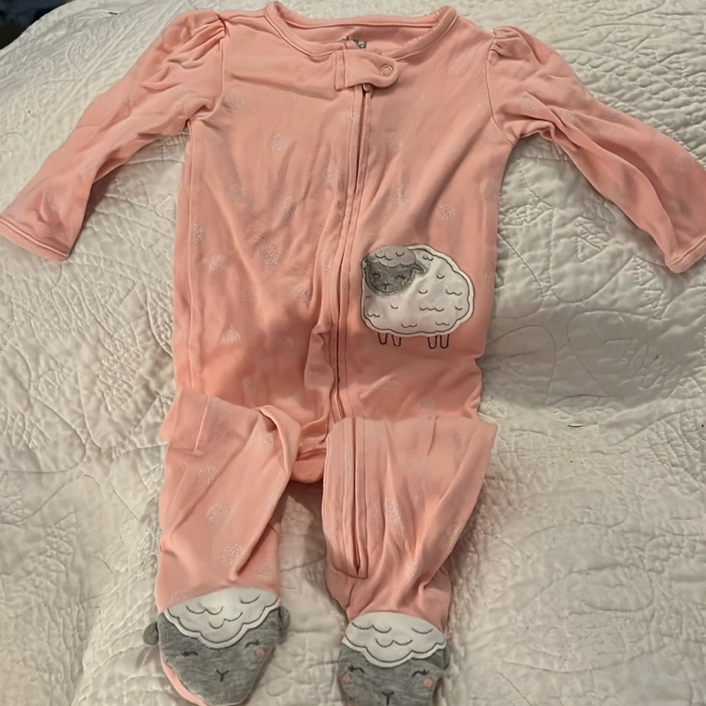 🥳 5 for $10 🥳 6-9m sheep footie